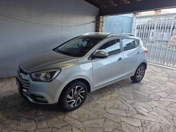 JAC T40 1.6 16V GASOLINA 4P CVT JAC T40 1.6 16V GASOLINA 4P CVT